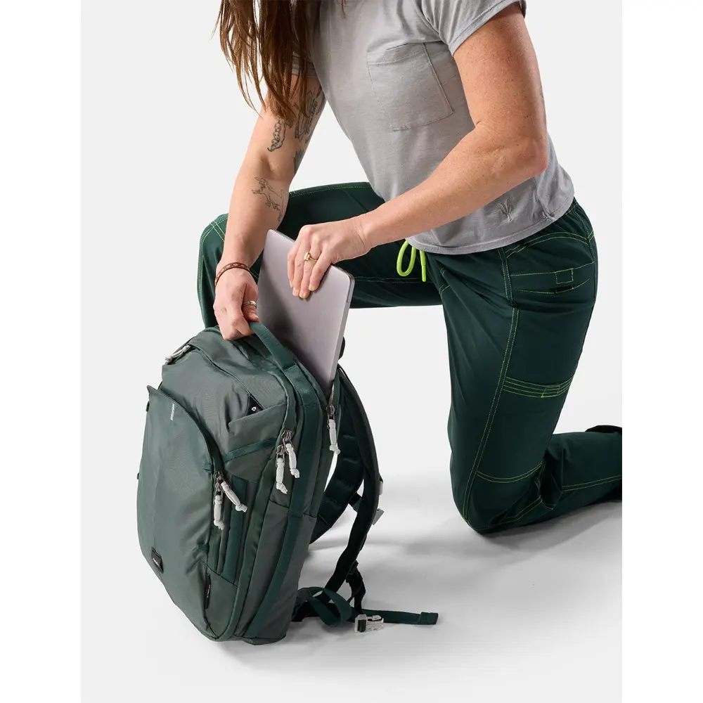 Matador 18L Personal Item Travel Pack, Underseat Carry-On Backpack, Fully Featured Organisation, Fly for Free, Juniper - MATPITP18001GN - Image 7