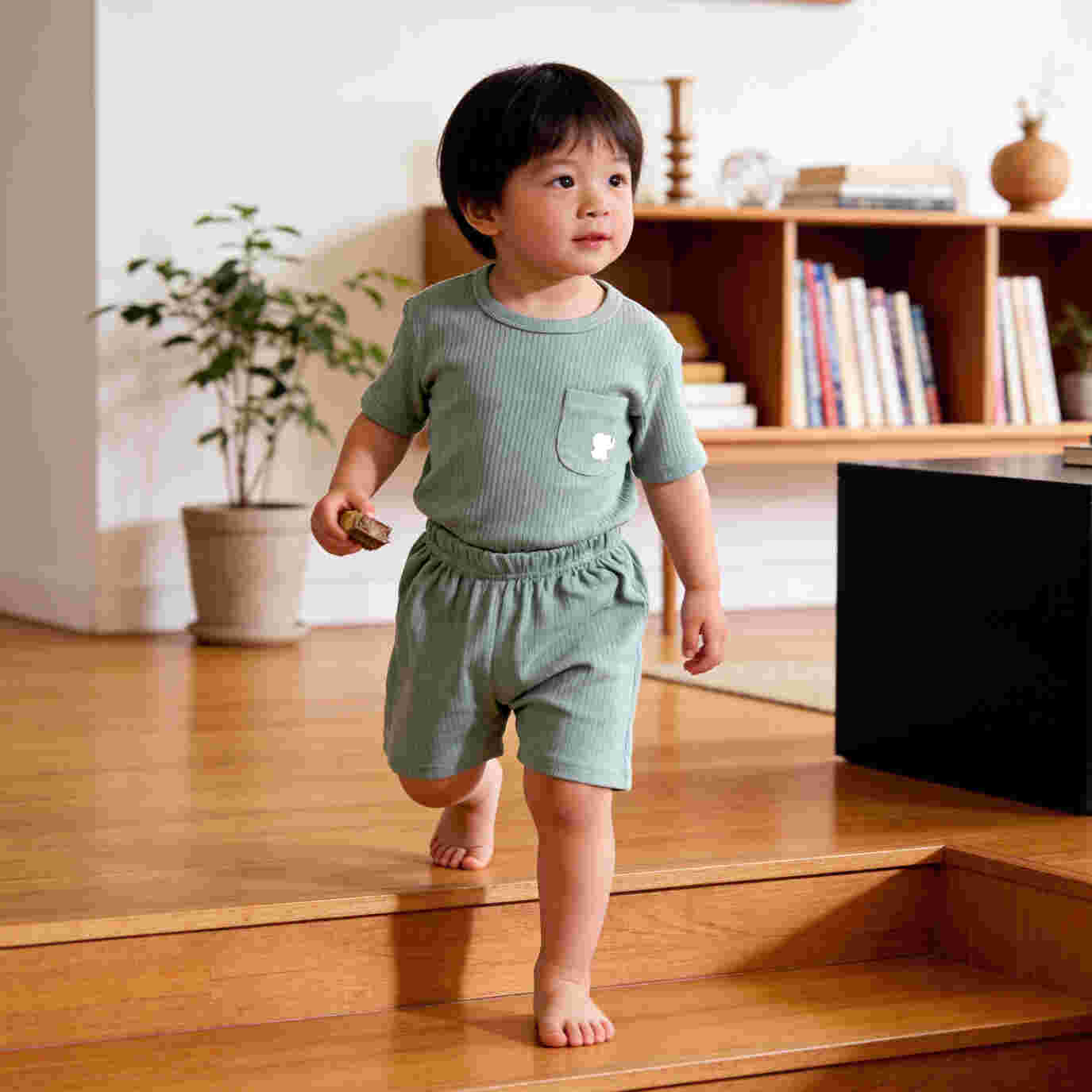 Babies Basic Ribbed Cotton Short Sleeves T-shirt and Plain Shorts Set 12-18 Months Green M723-TO-GRE-12-18-2PC - Image 3