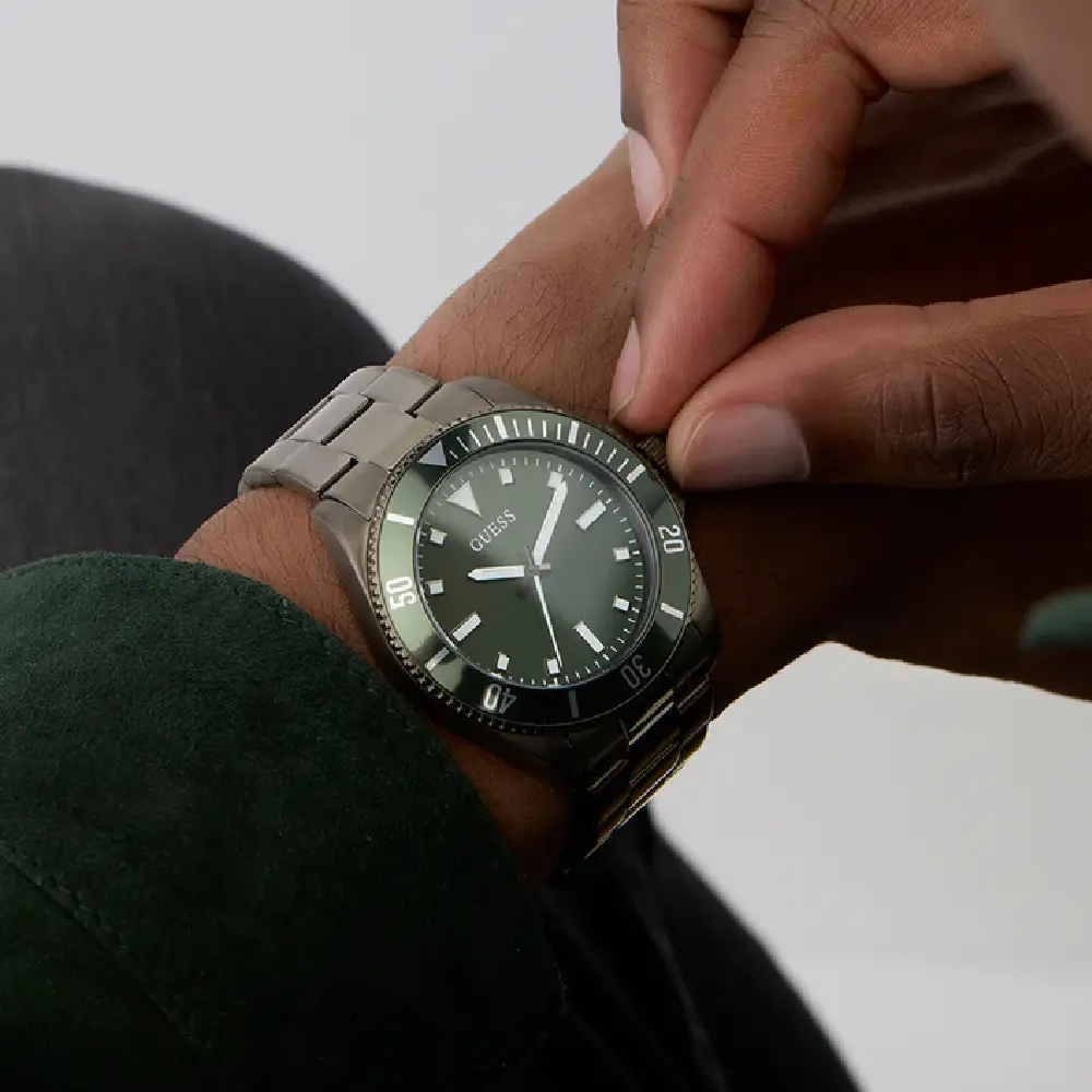Guess Mens Green Dial Watch with 41mm Gunmetal Stainless Steel Case and Bracelet, Quartz Movement and 50M Water Resistance - GW0968G3 - Image 6