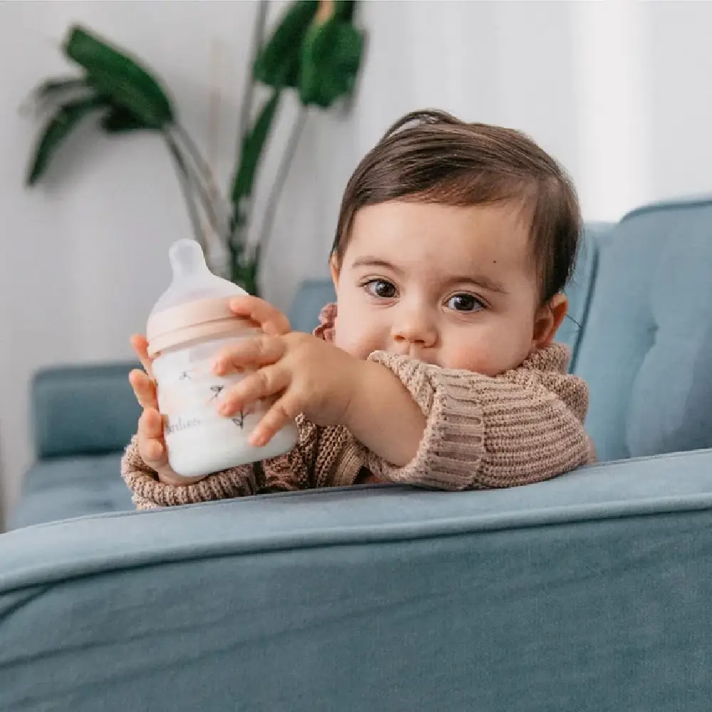 Suavinex Birdies Anti-Colic Baby Feeding Bottle 150 ml with SX Pro Physiological Silicone Teat, Slow Flow S, Anti-Colic Valve, +0 Months, Pink - 309104 - Image 4