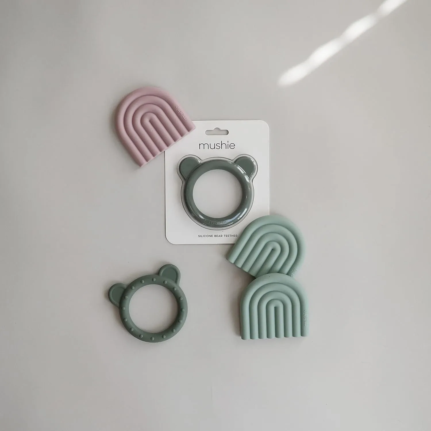 Mushie Teether Rainbow Cambridge Blue - MU2560268 - Image 2