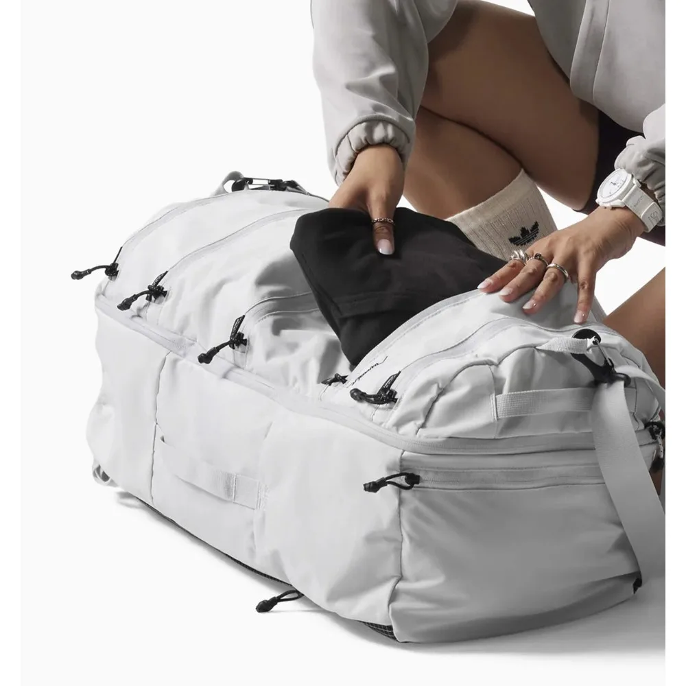 Matador SEG28 Backpack 28L, Segmented Organisation Travel and Daily Pack, Clamshell Undercarriage, Laptop Pocket, Arctic White - MATSEG28001W - Image 4